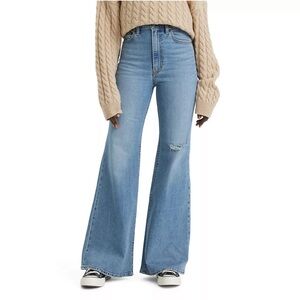 Levi’s Ribcage Bell Jeans